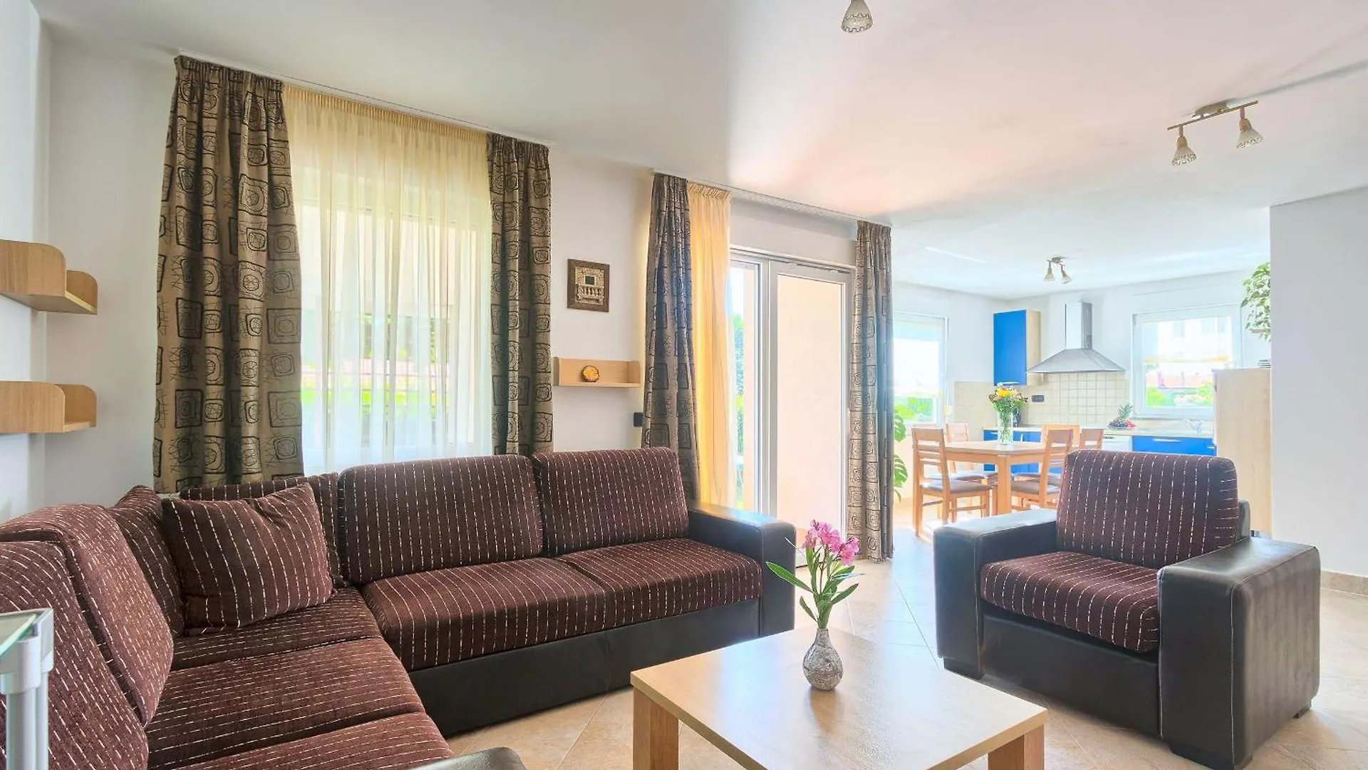 Haus Daniela Mit Ueberdachter Terrasse Und Pool Villa Loborika Croatia